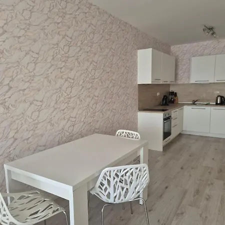 In South Bay With Parking Apartment Warna